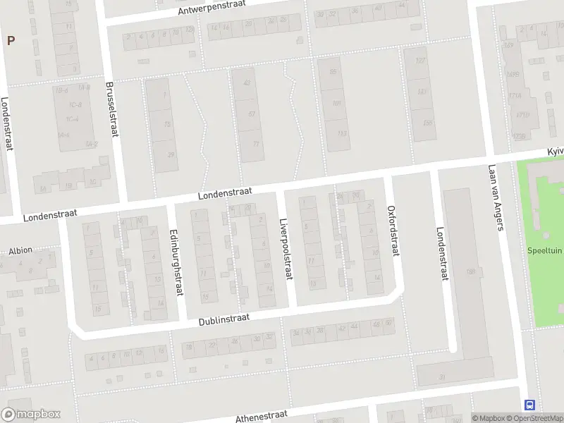 Ambulance met grote spoed naar de Liverpoolstraat in Haarlem