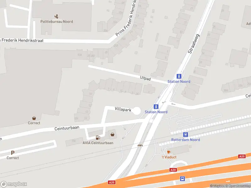 Ambulance met grote spoed naar de Villapark in Rotterdam