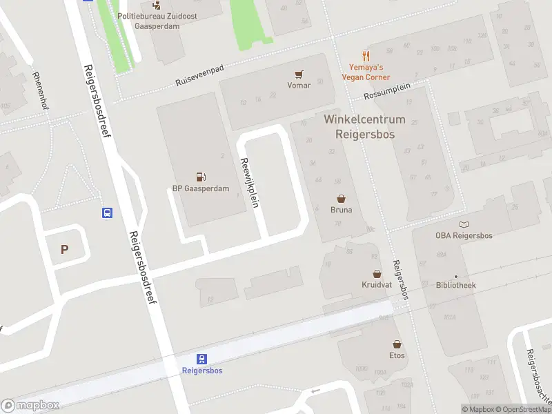 Ambulance met gepaste spoed naar de Reewijkplein in Amsterdam