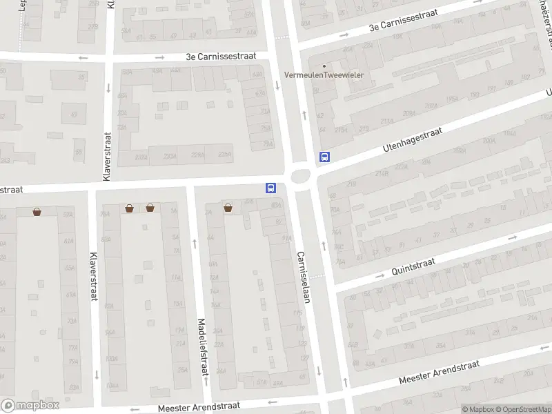 Ambulance met grote spoed naar de Carnisselaan in Rotterdam