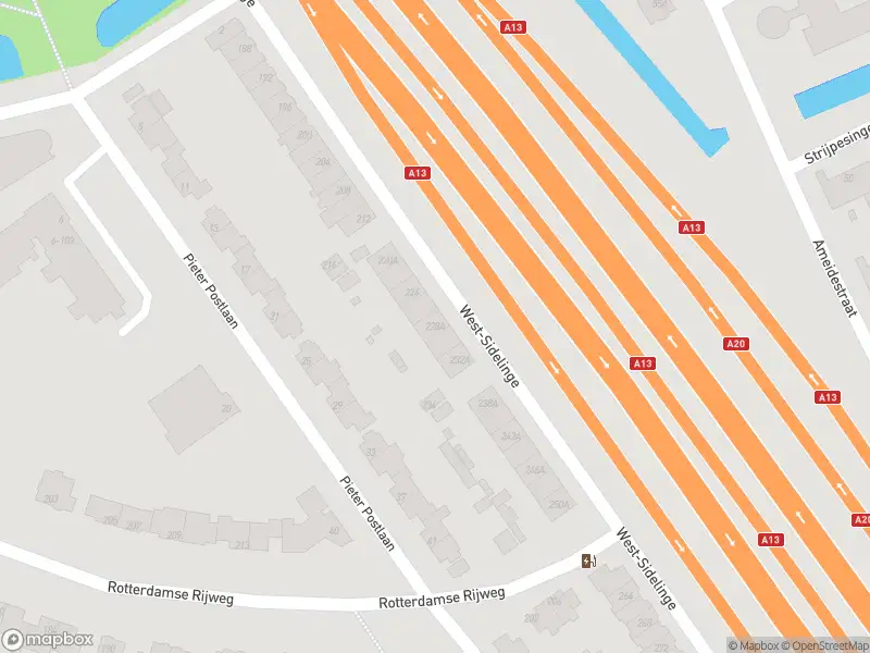 Ambulance met gepaste spoed naar de West-Sidelinge in Rotterdam