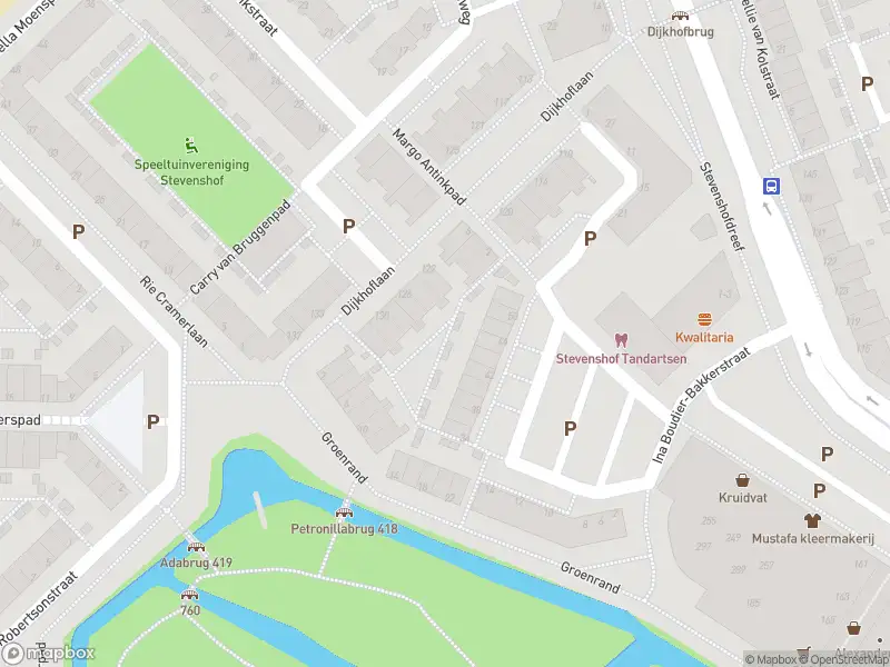 Ambulance met gepaste spoed naar de Dobbedreef in Leiden