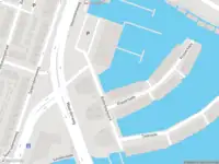 Ambulance met gepaste spoed naar de Botterboulevard in Haarlem