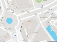 Ambulance met grote spoed naar de Pompenburg in Rotterdam