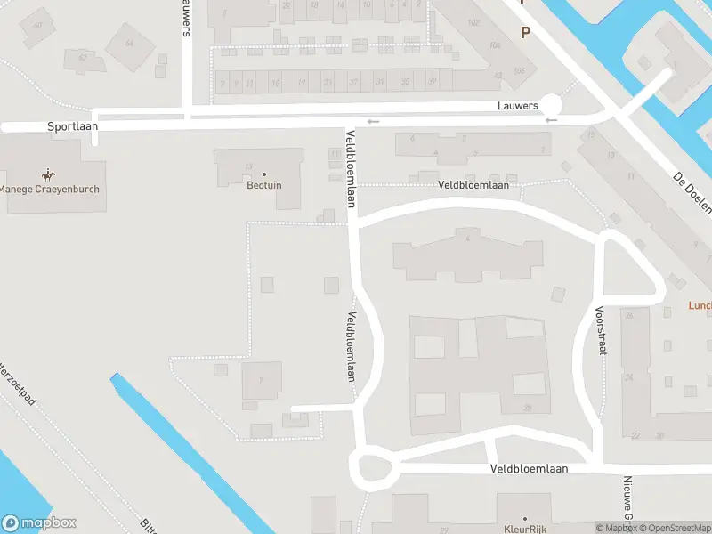 Ambulance met grote spoed naar de Veldbloemlaan in Nootdorp