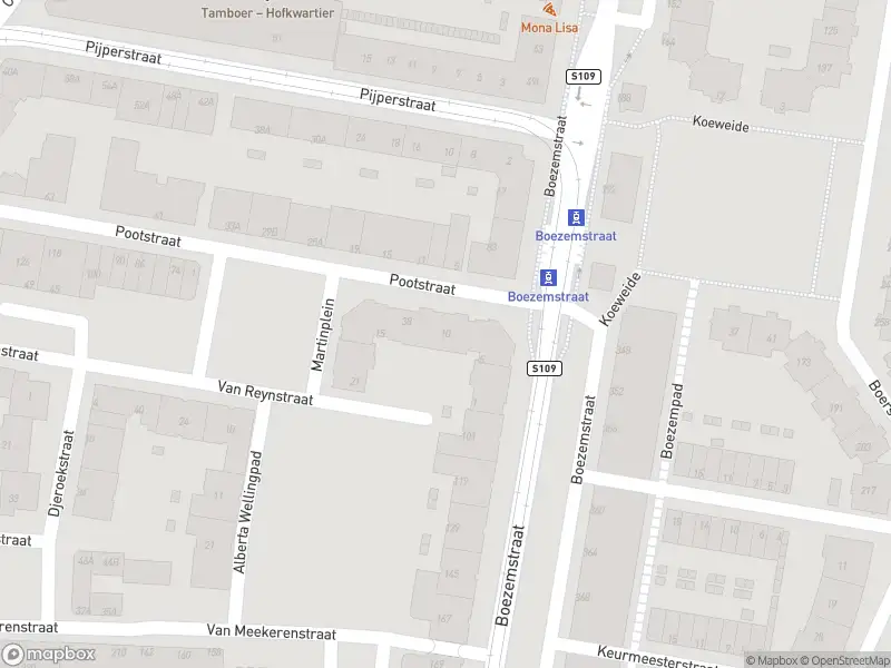 Ambulance met grote spoed naar de Pootstraat in Rotterdam