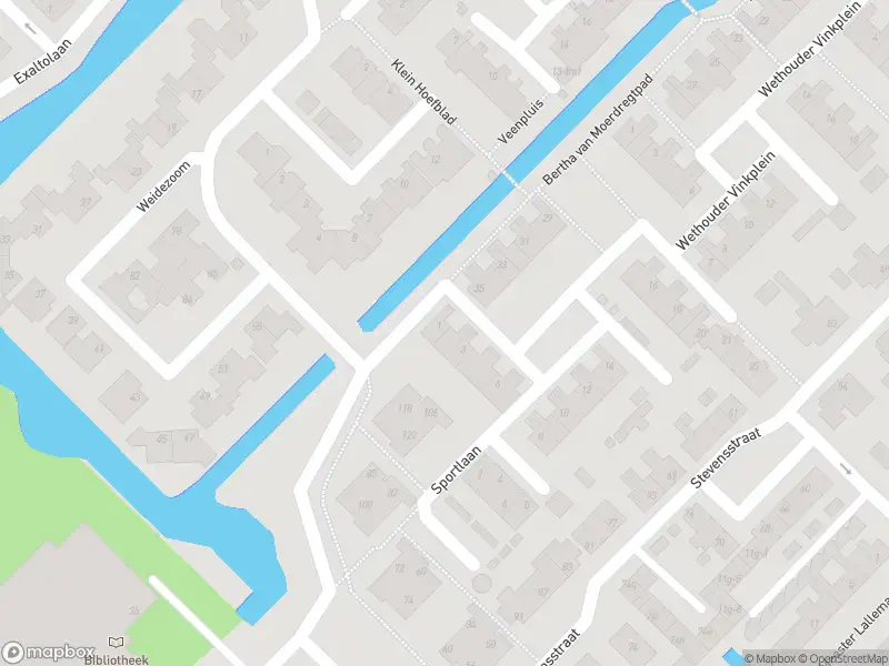 Ambulance met grote spoed naar de Wethouder Van Gentplein in Moordrecht