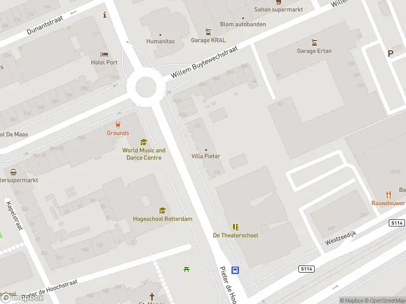 Ambulance met gepaste spoed naar de Pieter de Hoochweg in Rotterdam