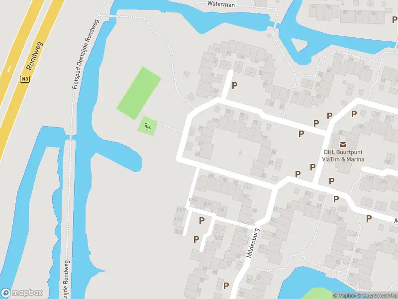 Ambulance met grote spoed naar de Brittenburg in Dordrecht