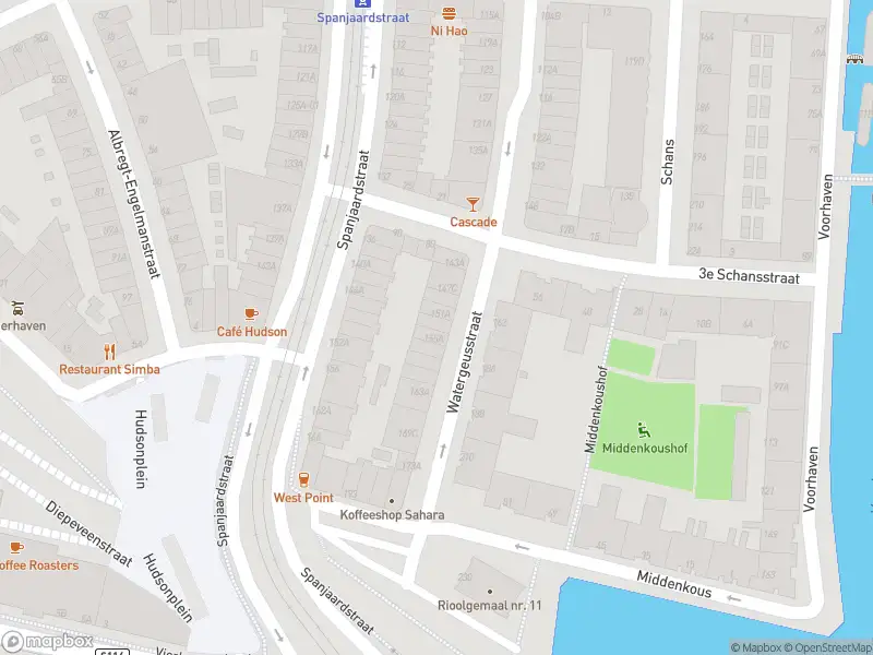 Ambulance met grote spoed naar de Watergeusstraat in Rotterdam