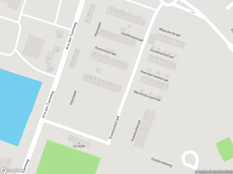 Ambulance met grote spoed naar de Boudewijns-Hartslandstraat in Rotterdam