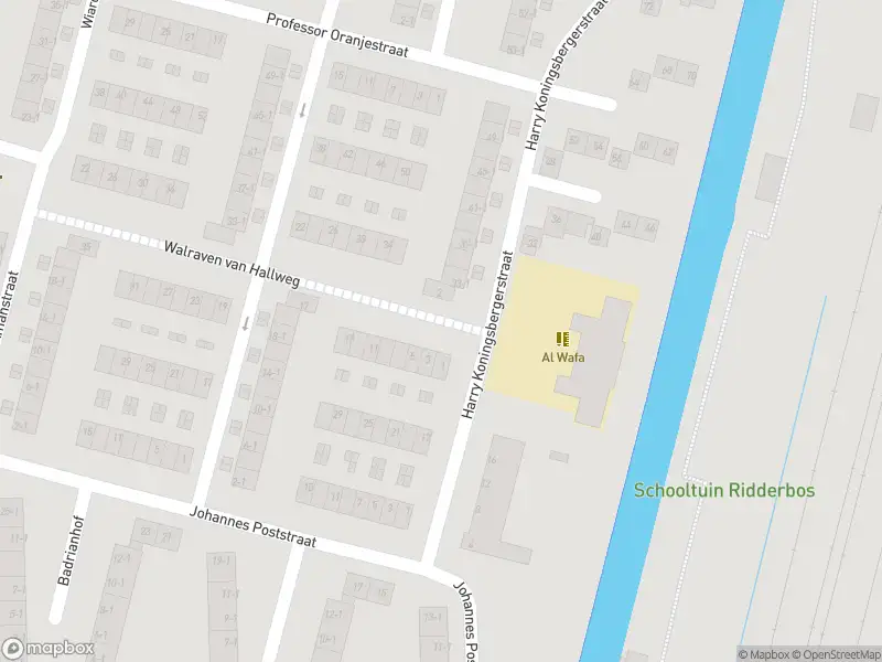 Ambulance met grote spoed naar de Walraven van Hallweg in Amsterdam