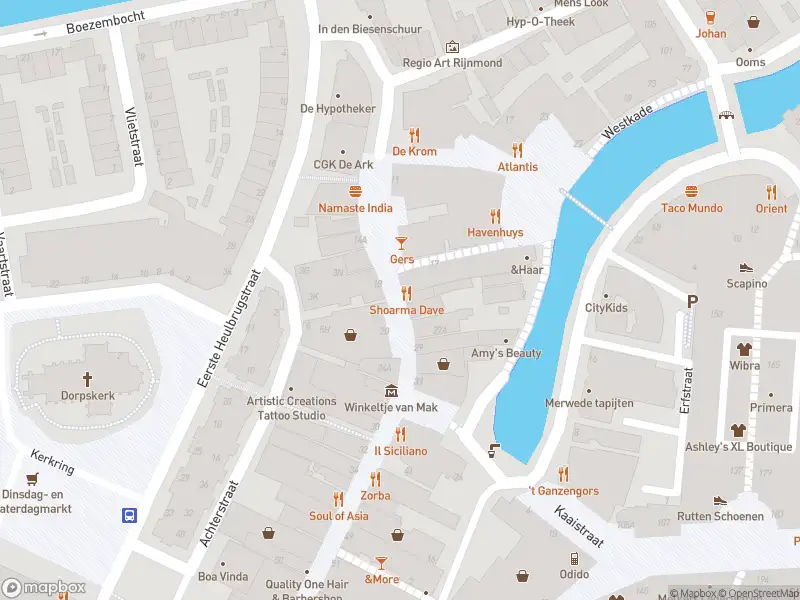 Ambulance met gepaste spoed naar de Voorstraat in Spijkenisse