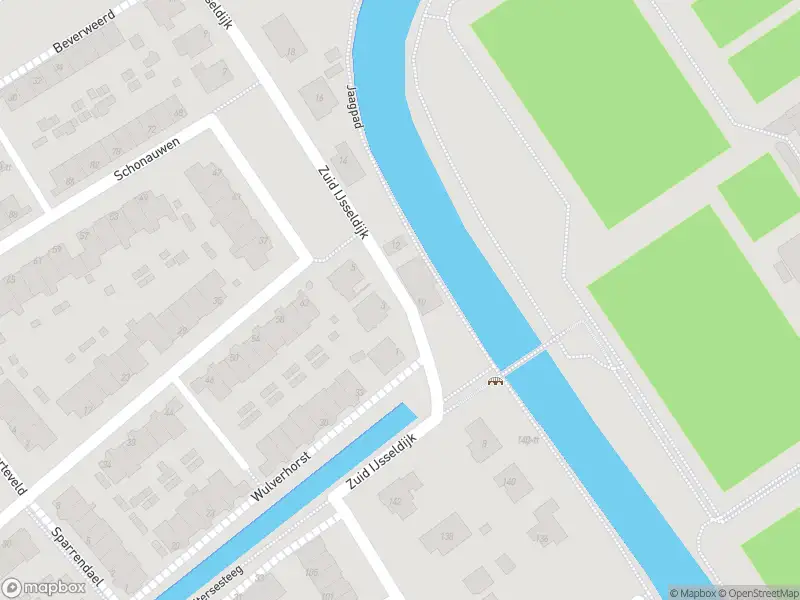 Brandweer met gepaste spoed naar de Zuid IJsseldijk in IJsselstein vanwege een buitenbrand