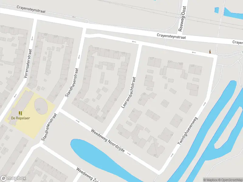 Ambulance met grote spoed naar de Leerambachtstraat in Dordrecht