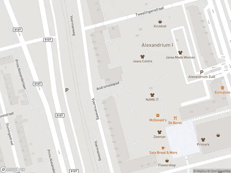 Ambulance met grote spoed naar de Voermanweg in Rotterdam