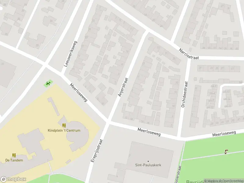 Brandweer met grote spoed naar de Anjerstraat in Uden vanwege waarnemen gaslucht