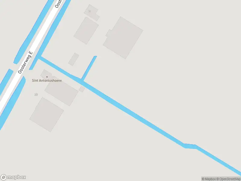 Ambulance met gepaste spoed naar de Oosterweg E in Purmer