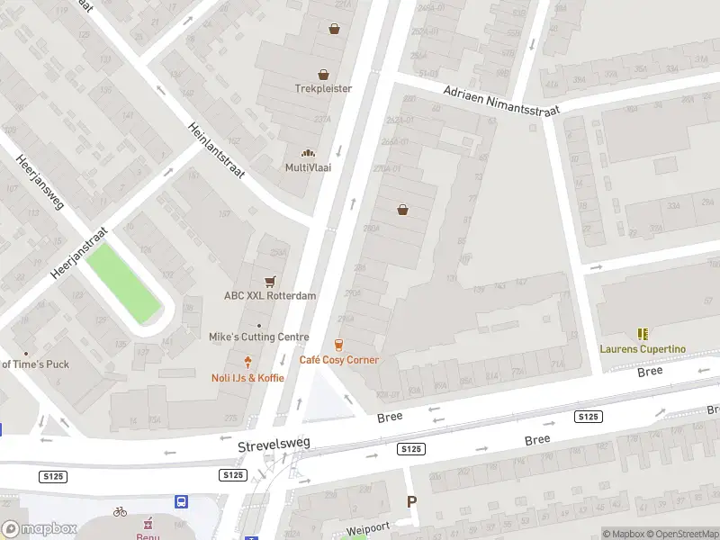 Ambulance met gepaste spoed naar de Groene Hilledijk in Rotterdam