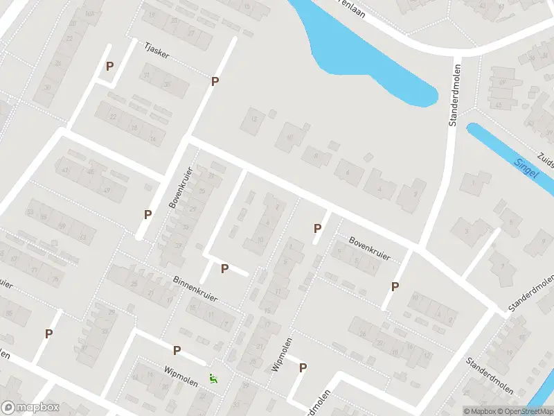 Ambulance met grote spoed naar de Wipmolen in Puttershoek