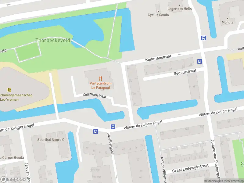 Brandweer met grote spoed naar de Kolkmanstraat in Gouda vanwege voertuigbrand