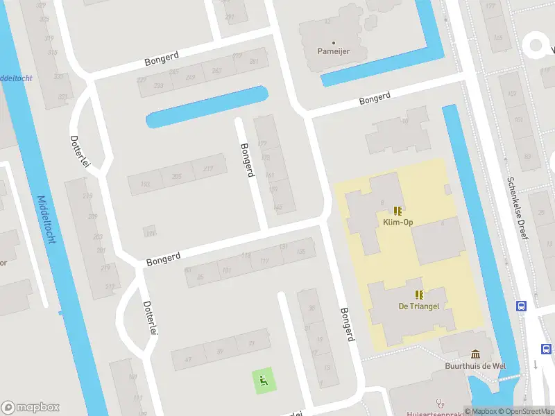 Ambulance met grote spoed naar de Bongerd in Capelle aan den IJssel