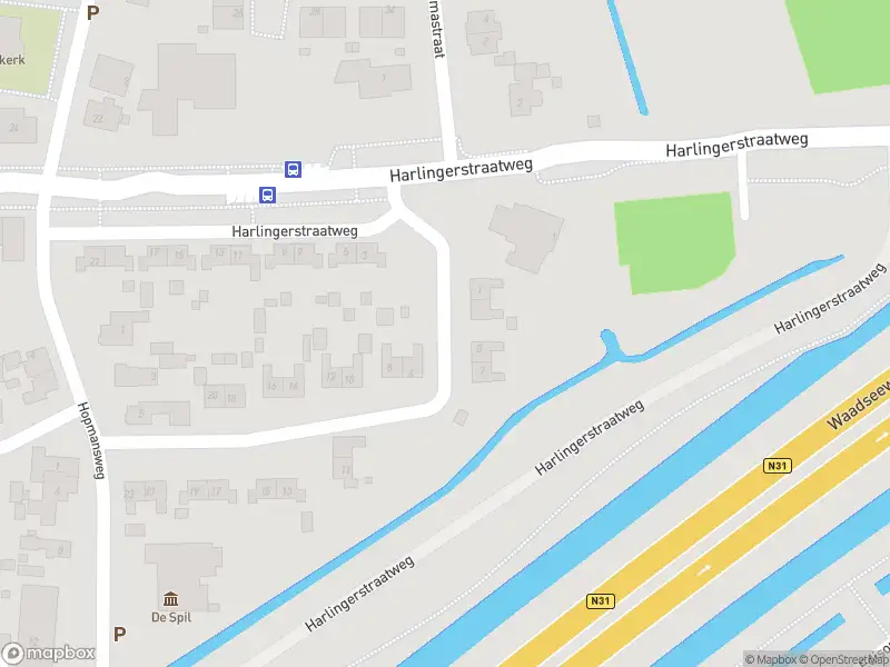 Brandweer met grote spoed naar de Van Harinxmastraat in Midlum vanwege gebouwbrand