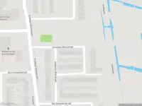 Brandweer met gepaste spoed naar de Van Konijnenburgstraat in Haarlem vanwege voertuigbrand