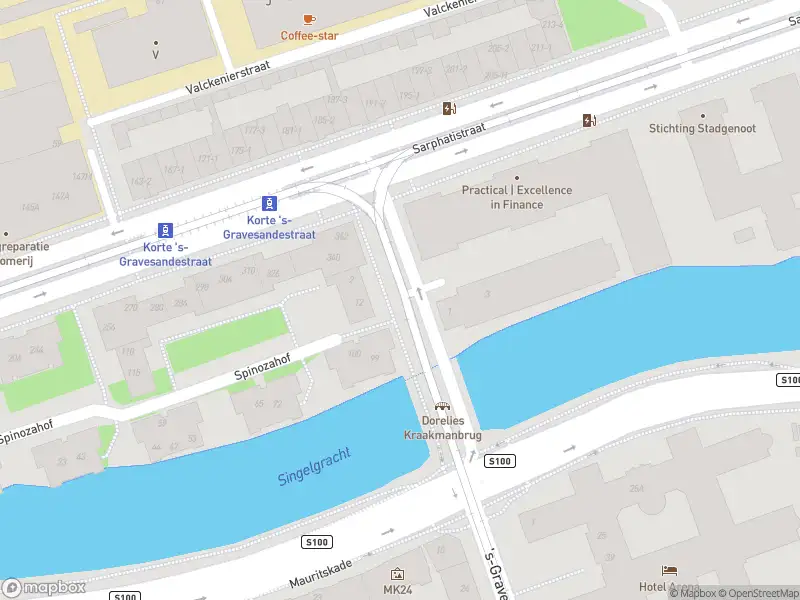 Brandweer met gepaste spoed naar de Korte 's-Gravesandestraat in Amsterdam