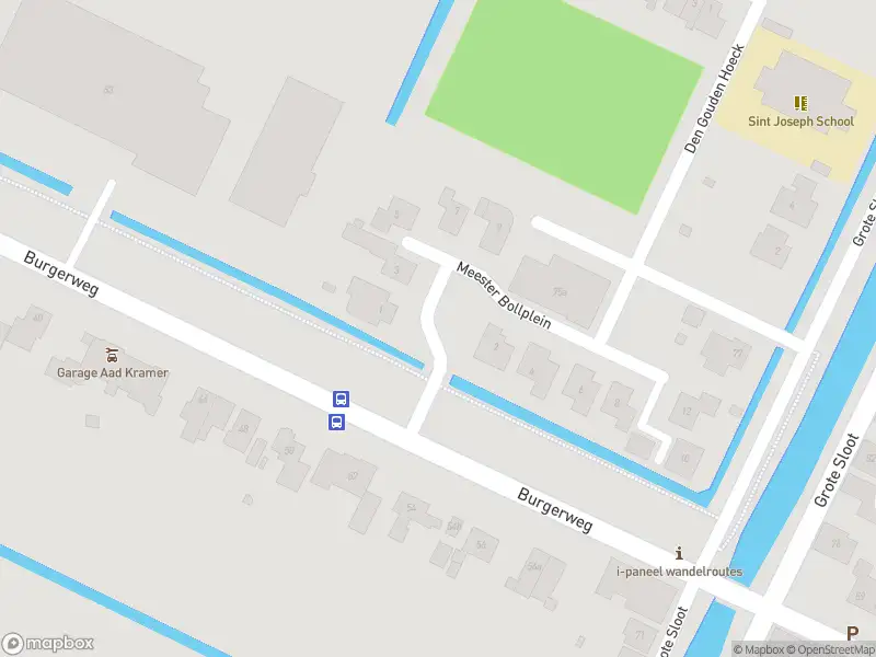 Ambulance met grote spoed naar de Meester Bollplein in Burgerbrug