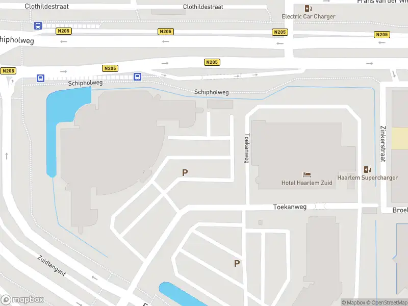 Ambulance met grote spoed naar de Toekanweg in Haarlem