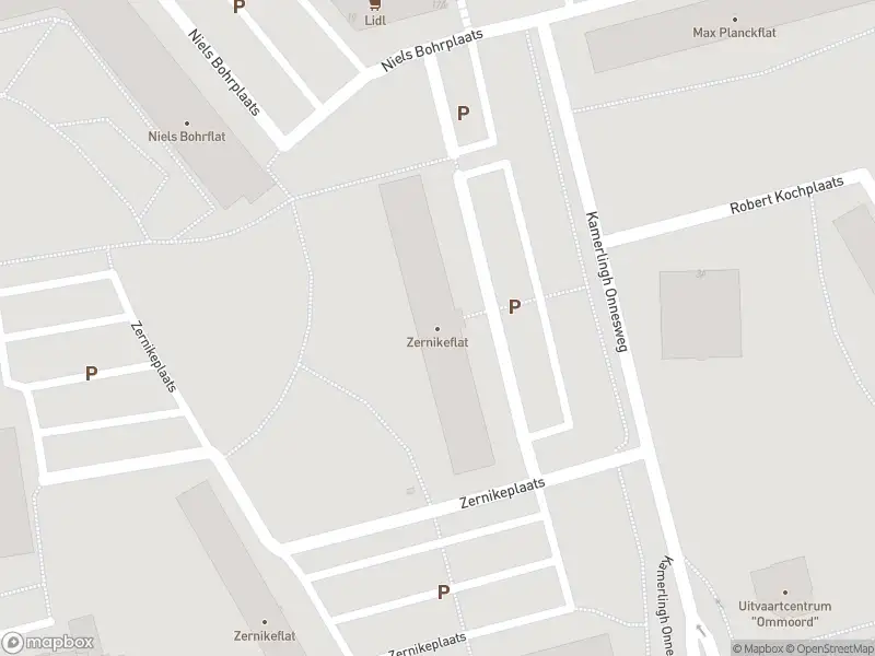 Ambulance met gepaste spoed naar de Zernikeplaats in Rotterdam