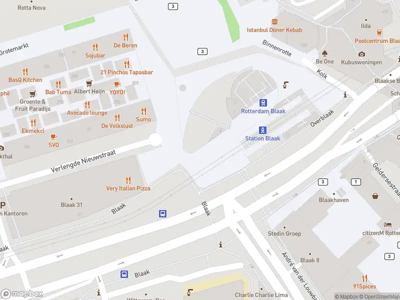 Ambulance met grote spoed naar de Ds. Jan Scharpstraat in Rotterdam