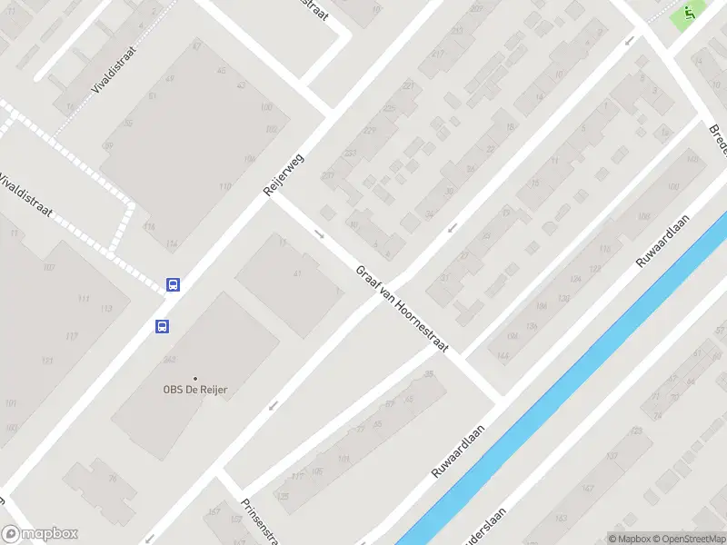 Ambulance met grote spoed naar de Graaf van Hoornestraat in Ridderkerk