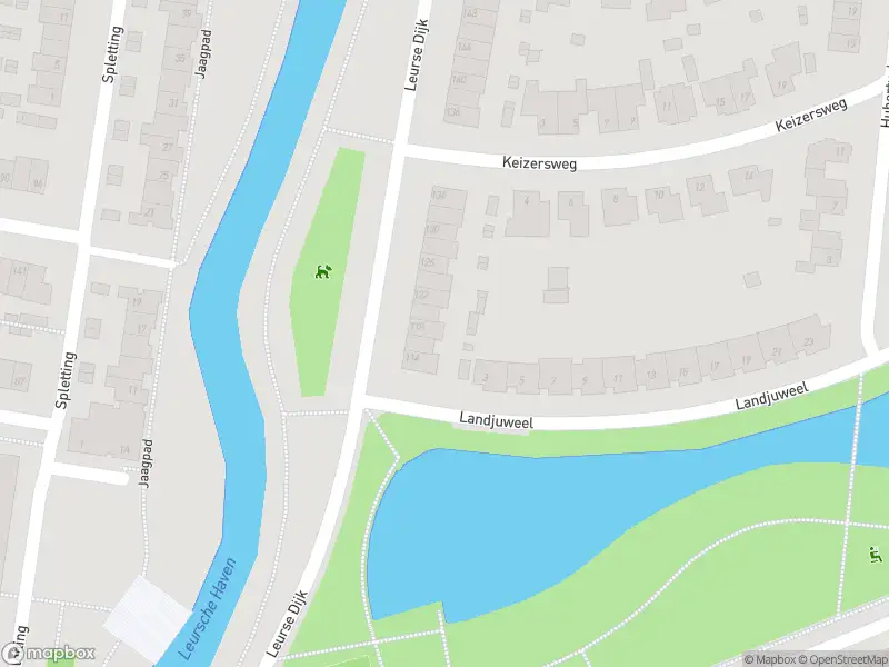 Brandweer met gepaste spoed naar de Leurse Dijk in Etten-Leur vanwege een buitenbrand