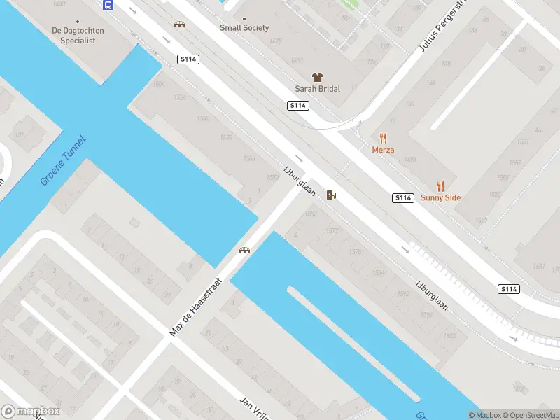 Brandweer met gepaste spoed naar de Max de Haasstraat in Amsterdam