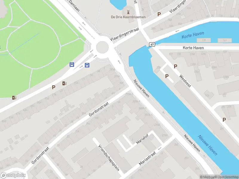 Ambulance met gepaste spoed naar de Gordonstraat in Schiedam