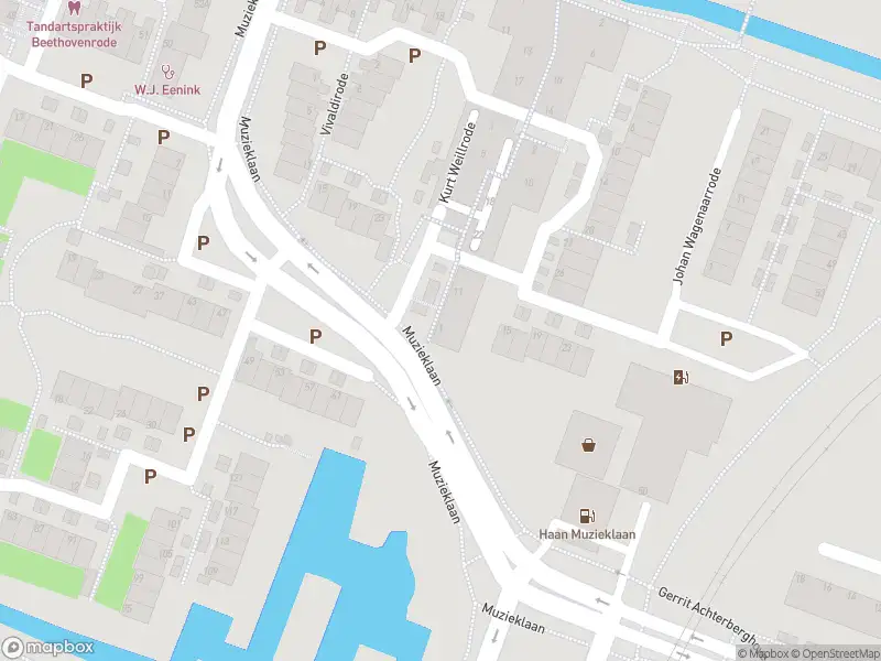 Ambulance met grote spoed naar de Kurt Weillrode in Zoetermeer