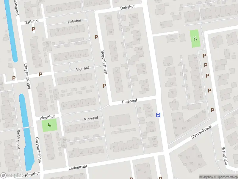 Ambulance met gepaste spoed naar de Begoniastraat in Roelofarendsveen