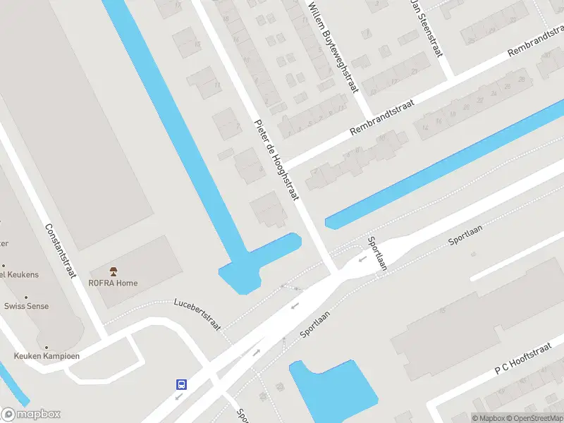 Ambulance met gepaste spoed naar de Pieter de Hooghstraat in Spijkenisse