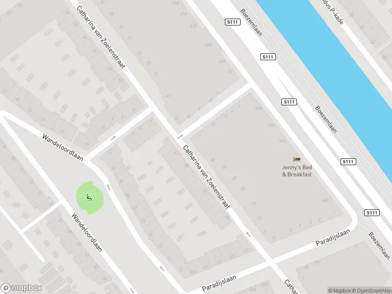 Ambulance met grote spoed naar de Catharina van Zoelenstraat in Rotterdam