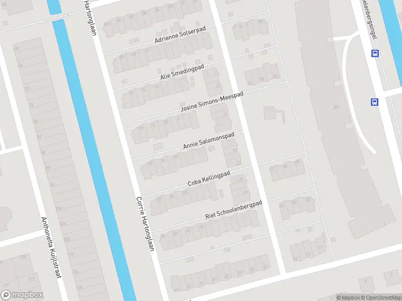 Ambulance met grote spoed naar de Annie Salomonspad in Rotterdam