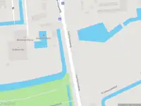 Ambulance met gepaste spoed naar de Oud Pernisseweg in Pernis Rotterdam