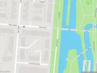 Ambulance met grote spoed naar de Korfoepad in Rotterdam