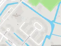 Ambulance met grote spoed naar de Guus Reitsmahof in Oegstgeest