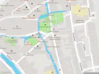 Ambulance met grote spoed naar de Willem Vroesenplein in Gouda