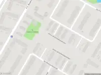 Ambulance en brandweer met grote spoed naar de Aart van der Leeuwstraat in Haarlem vanwege voertuigbrand