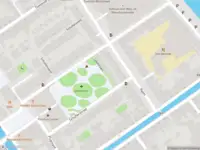 Ambulance met grote spoed naar de Raam in Delft