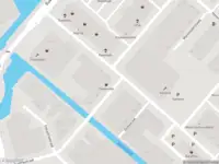 Brandweer met gepaste spoed naar de Gezelstraat in Naaldwijk vanwege een buitenbrand