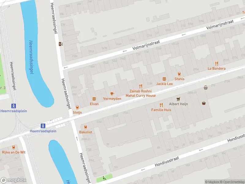 Ambulance met grote spoed naar de Nieuwe Binnenweg in Rotterdam